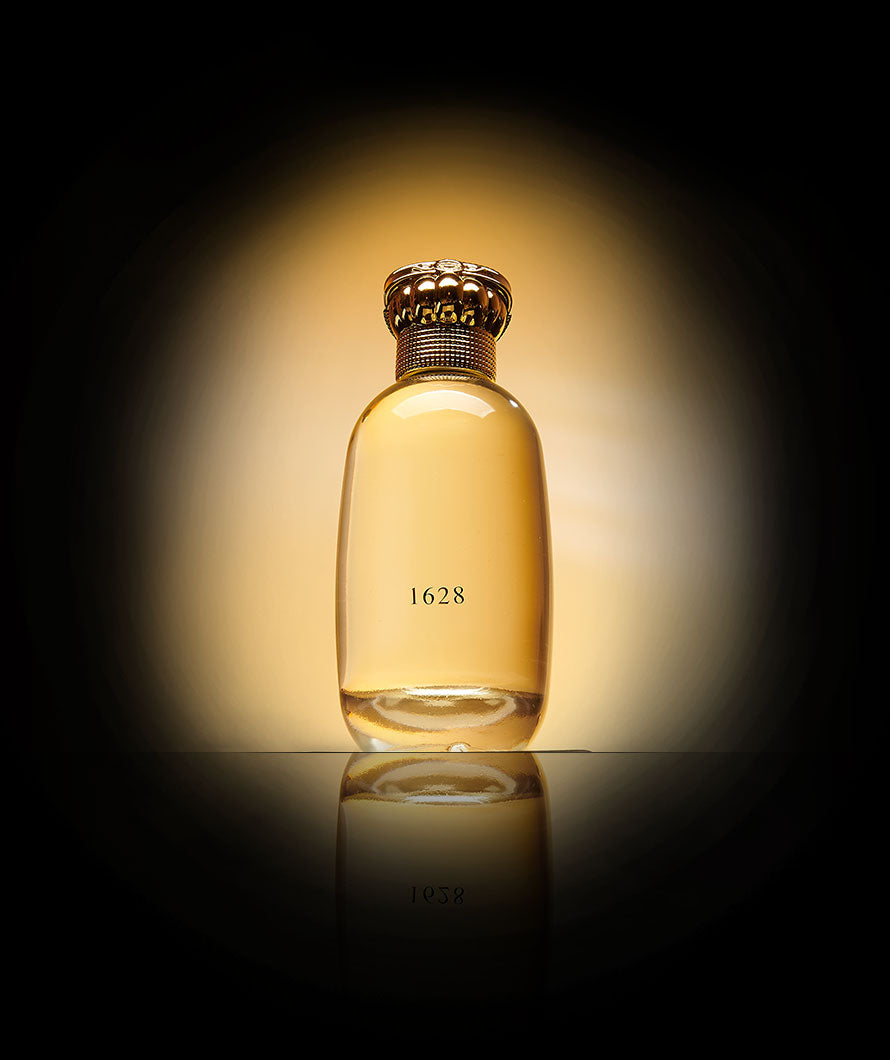 Mughal Empire 1628 unisex perfume bottle with oud, florals, and spices.