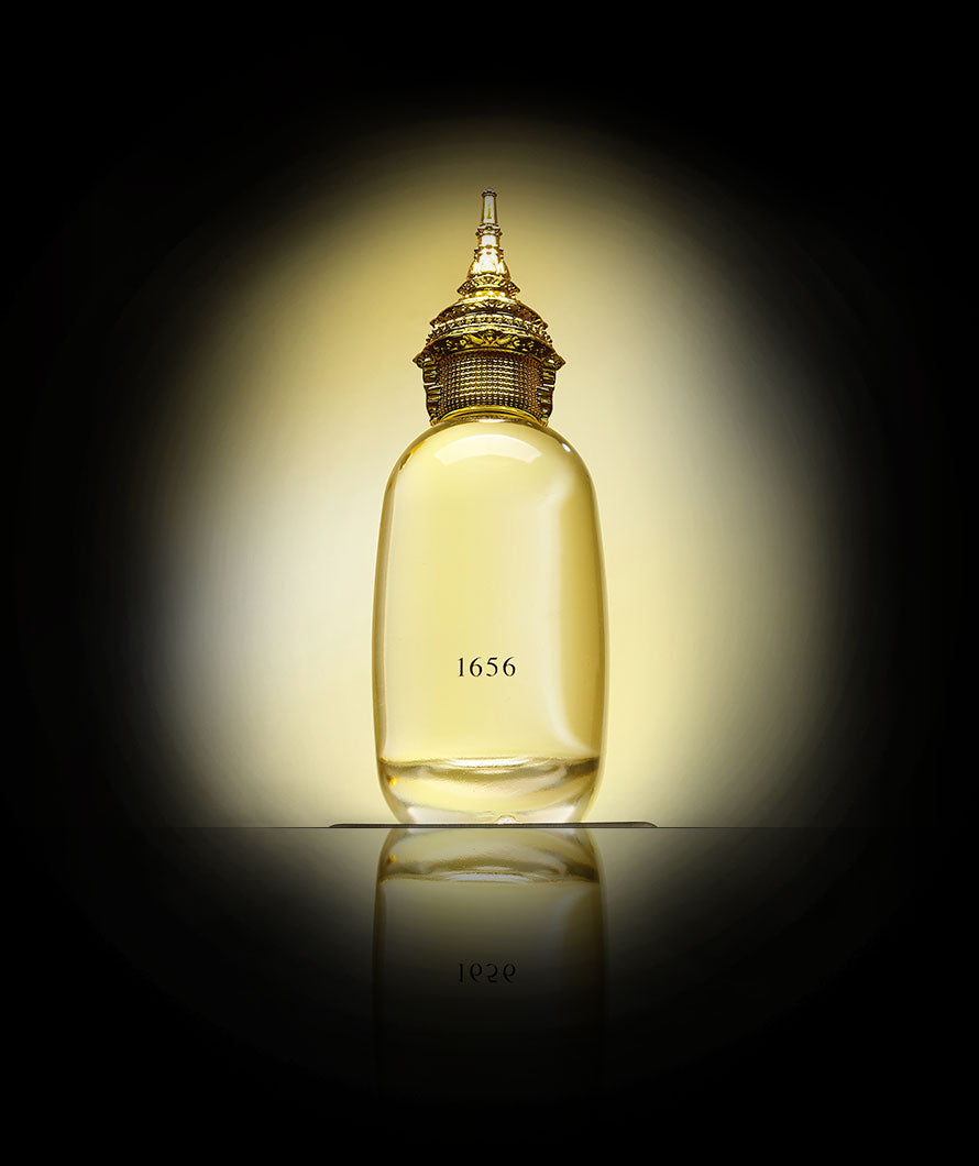 Ayutthaya Kingdom 1656 unisex perfume bottle with oud, sandalwood, and floral notes.