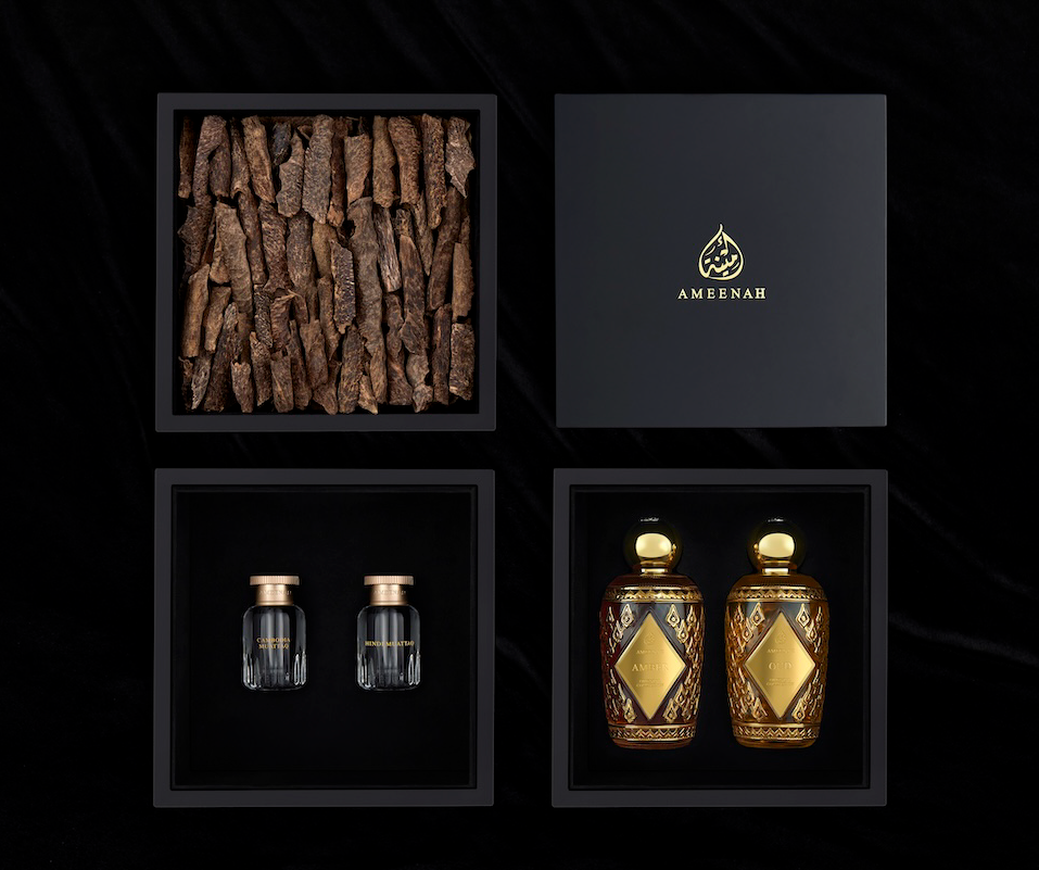 Black and gold Royal Gift Set by Ameenah featuring a 3-level design for perfumes, oud oils, and agarwood incense.